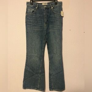Free People Women’s Blue Jeans from the “We the Free” Collection. Size 27.